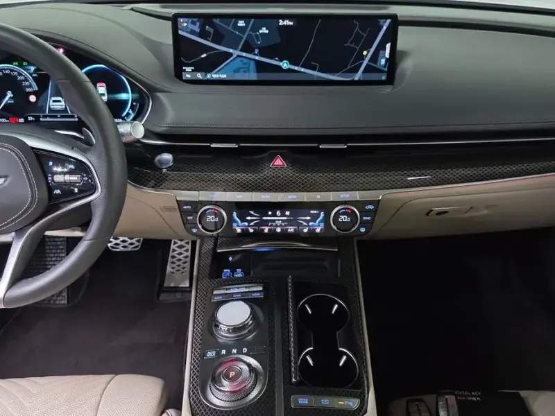 2023 Genesis G80 с пробегом 10 558 км