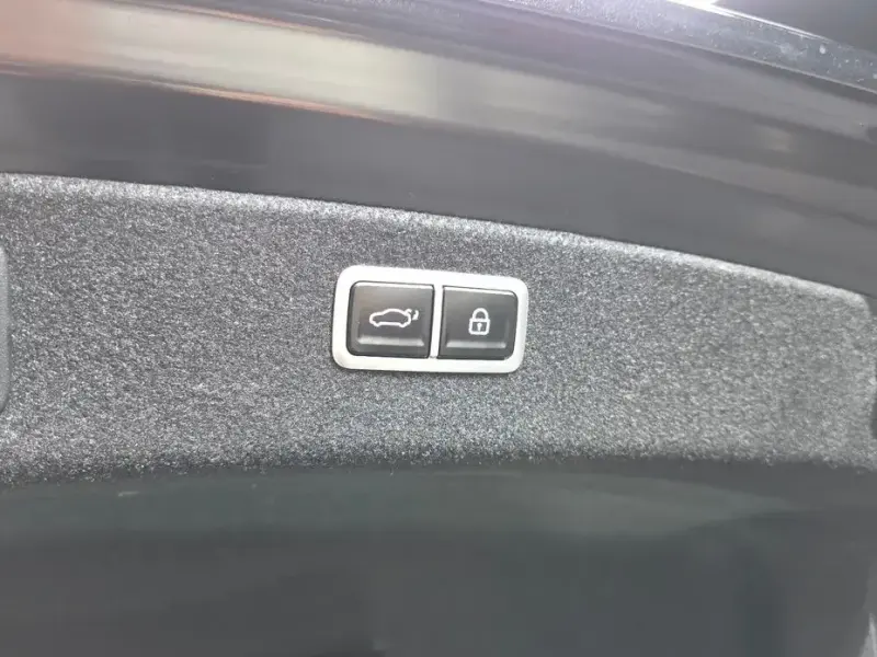2023 Genesis G80 с пробегом 37 393 км