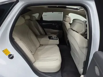 2023 Genesis G80 с пробегом 10 558 км