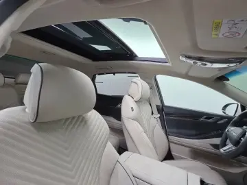 2023 Genesis G80 с пробегом 10 558 км