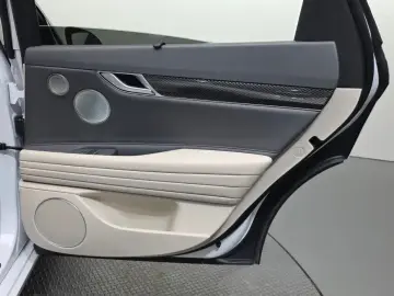 2023 Genesis G80 с пробегом 10 558 км