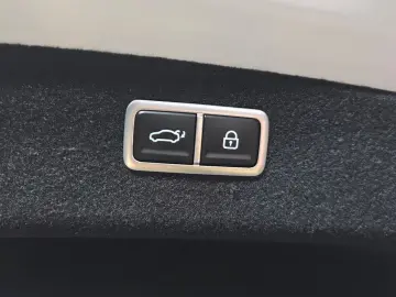 2023 Genesis G80 с пробегом 10 558 км