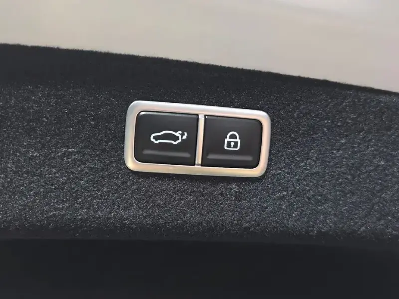 2023 Genesis G80 с пробегом 10 558 км