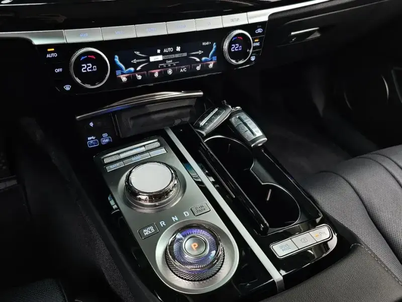 2023 Genesis G80 с пробегом 67 324 км