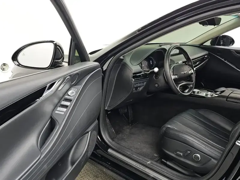 2023 Genesis G80 с пробегом 67 324 км