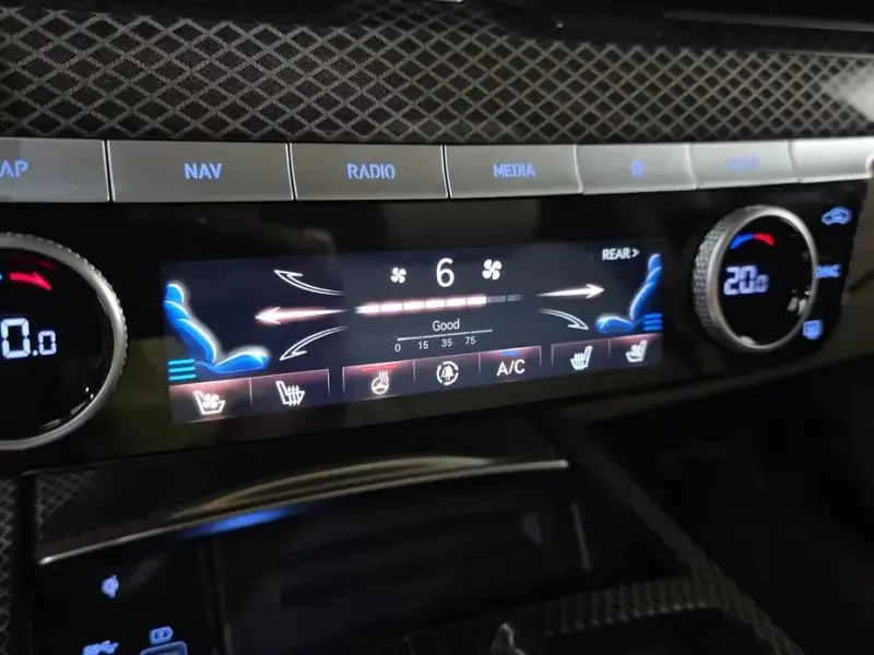 2023 Genesis G80 с пробегом 10 558 км
