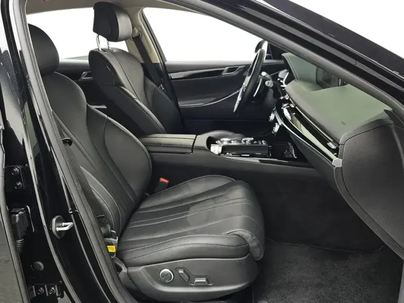 2023 Genesis G80 с пробегом 67 324 км