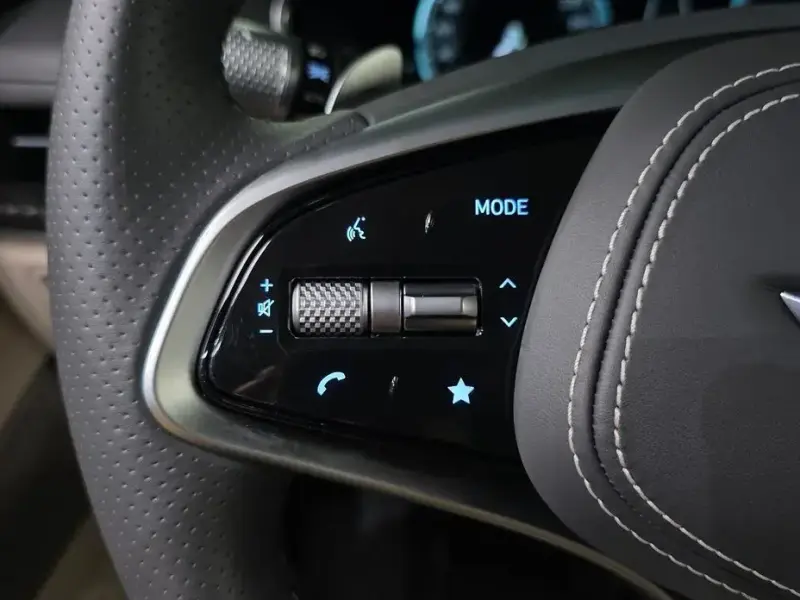 2023 Genesis G80 с пробегом 10 558 км