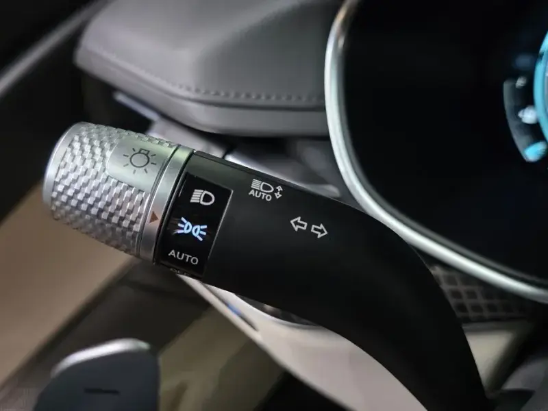 2023 Genesis G80 с пробегом 10 558 км