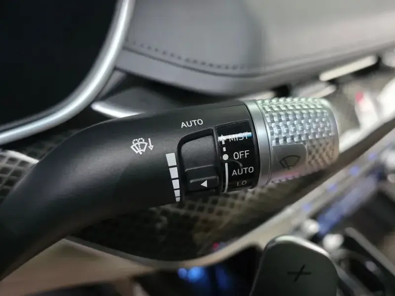 2023 Genesis G80 с пробегом 10 558 км