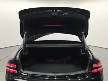 2023 Genesis G80 с пробегом 67 324 км