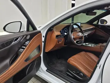 2023 Genesis G80 с пробегом 38 618 км