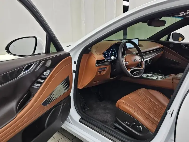 2023 Genesis G80 с пробегом 38 618 км