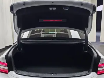 2023 Genesis G80 с пробегом 38 618 км