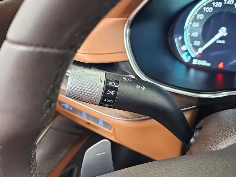 2023 Genesis G80 с пробегом 38 618 км