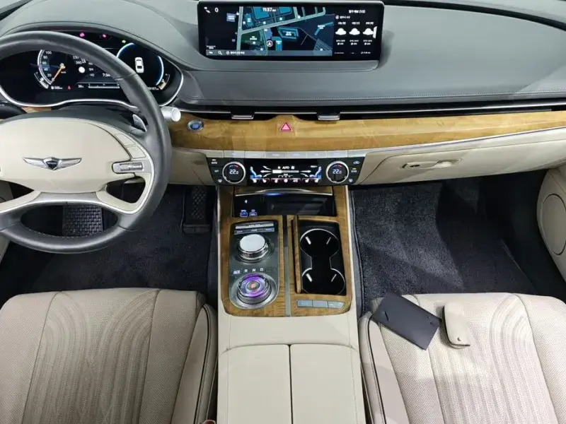 2023 Genesis G80 с пробегом 39 197 км