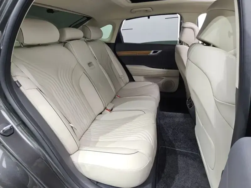 2023 Genesis G80 с пробегом 39 197 км