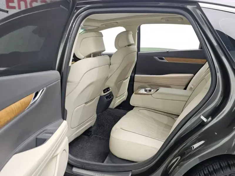 2023 Genesis G80 с пробегом 39 197 км