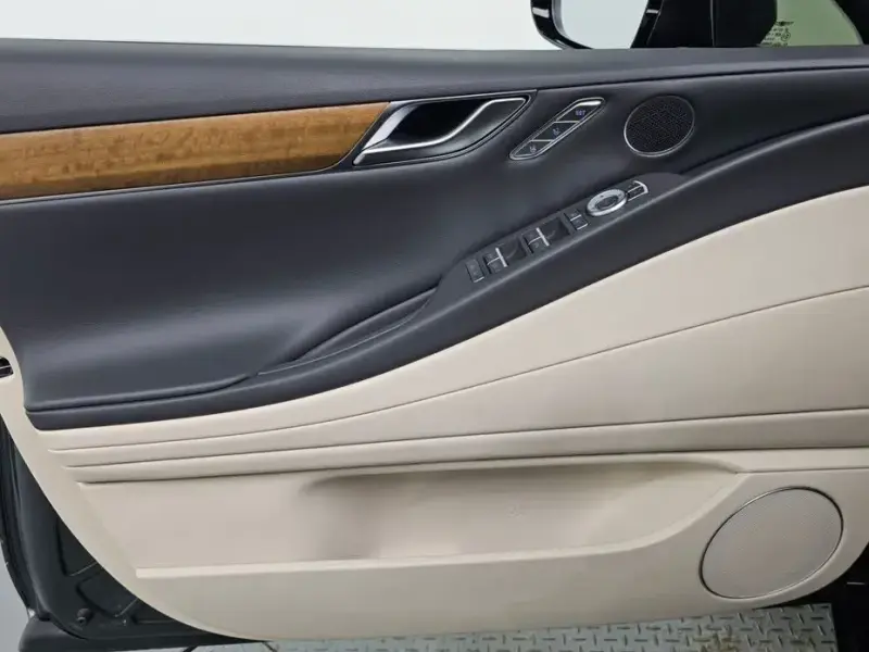 2023 Genesis G80 с пробегом 39 197 км