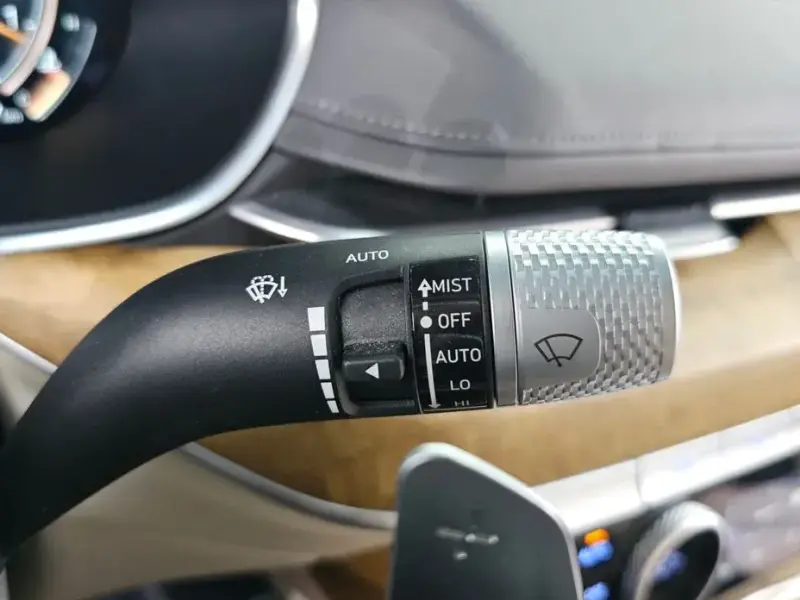 2023 Genesis G80 с пробегом 39 197 км