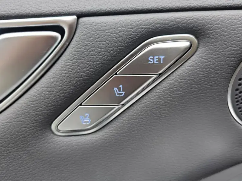 2023 Genesis G80 с пробегом 39 197 км