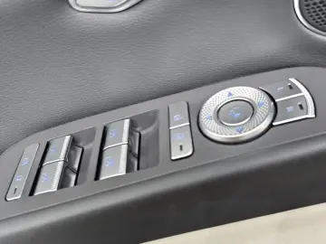 2023 Genesis G80 с пробегом 39 197 км