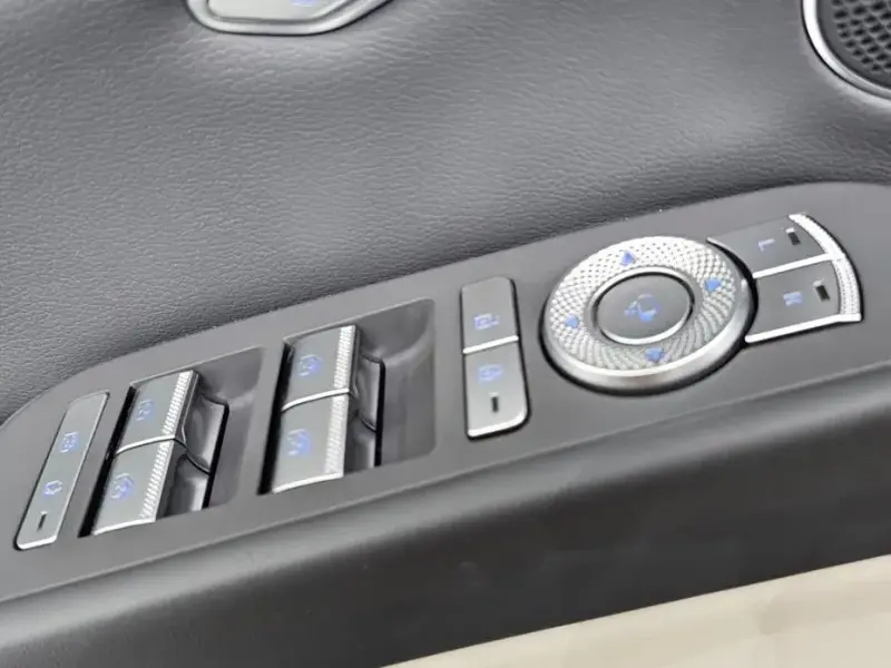 2023 Genesis G80 с пробегом 39 197 км