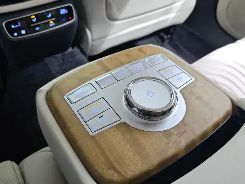2023 Genesis G80 с пробегом 39 197 км