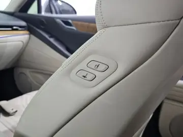 2023 Genesis G80 с пробегом 39 197 км