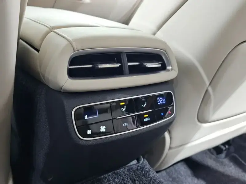 2023 Genesis G80 с пробегом 39 197 км