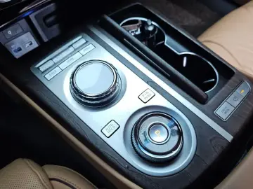 2023 Genesis G80 с пробегом 37 456 км