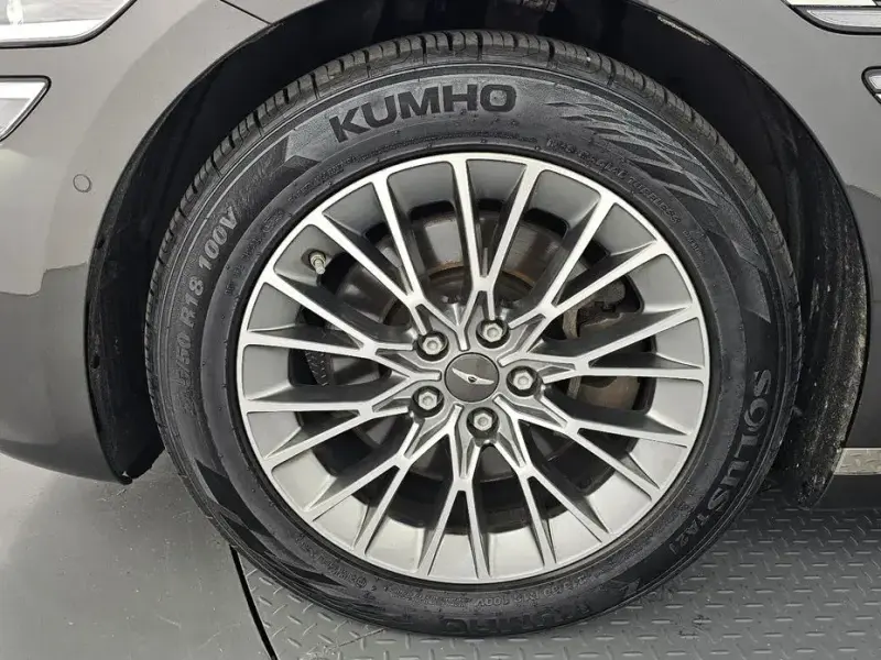 2023 Genesis G80 с пробегом 98 820 км