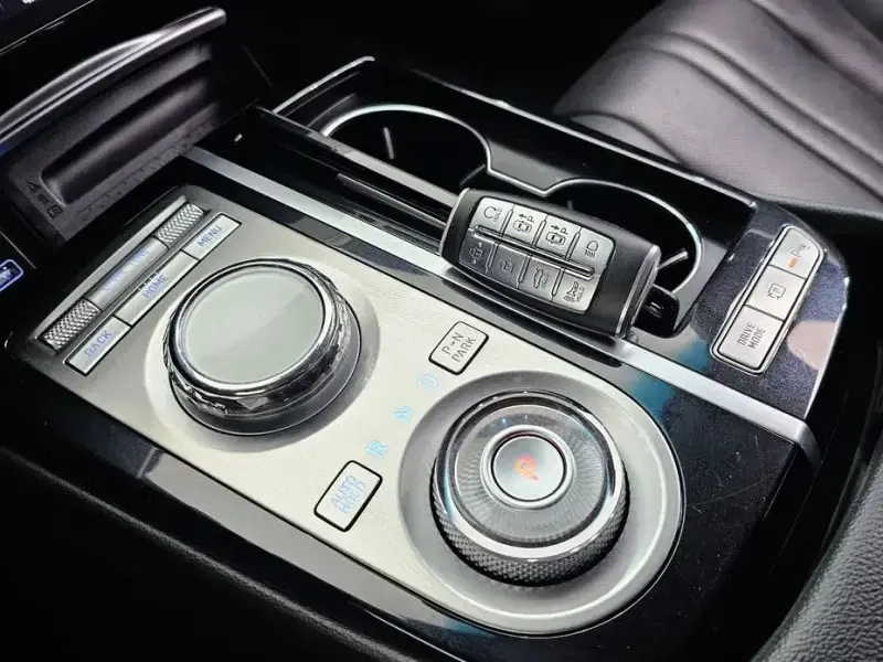 2023 Genesis G80 с пробегом 98 820 км