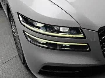 2023 Genesis G80 с пробегом 37 456 км