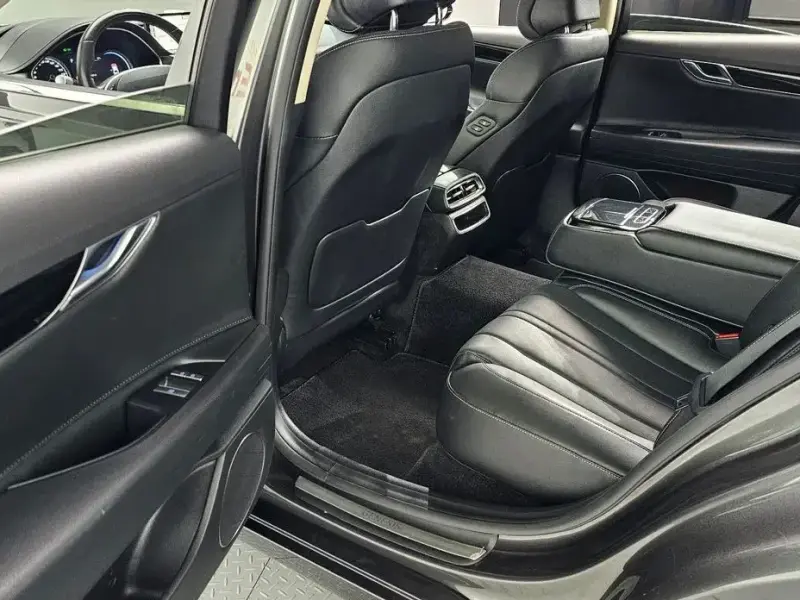 2023 Genesis G80 с пробегом 98 820 км