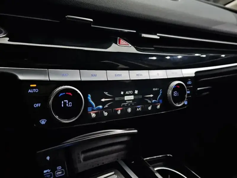 2023 Genesis G80 с пробегом 98 820 км