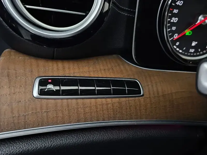 2019 Mercedes-Benz E-Класс с пробегом 93 204 км