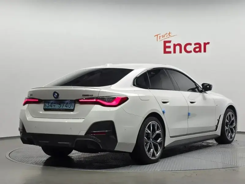 2023 BMW i4 с пробегом 39 378 км