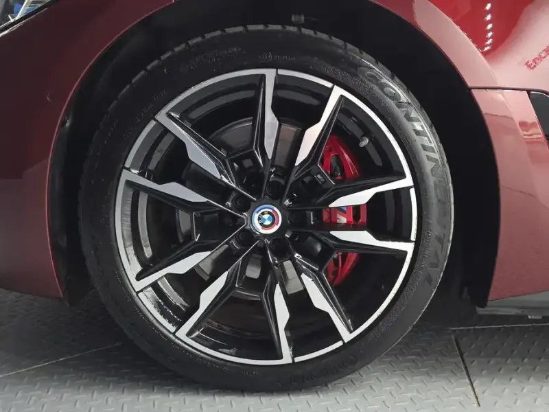 2022 BMW i4 с пробегом 22 928 км