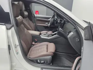 2023 BMW i4 с пробегом 39 378 км