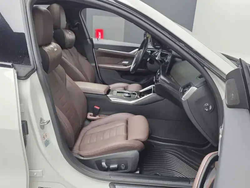 2023 BMW i4 с пробегом 39 378 км