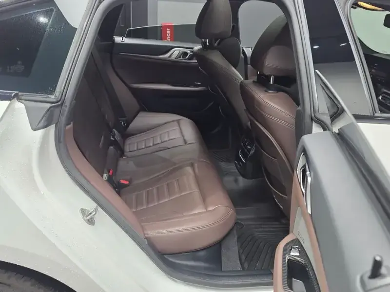 2023 BMW i4 с пробегом 39 378 км