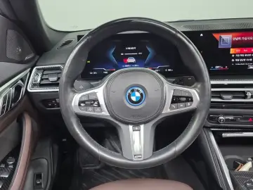 2023 BMW i4 с пробегом 39 378 км