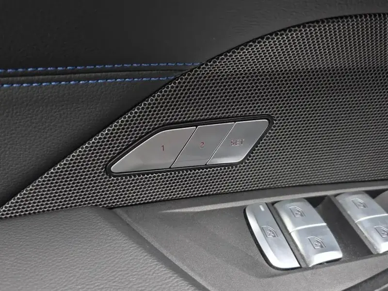 2022 BMW i4 с пробегом 22 928 км