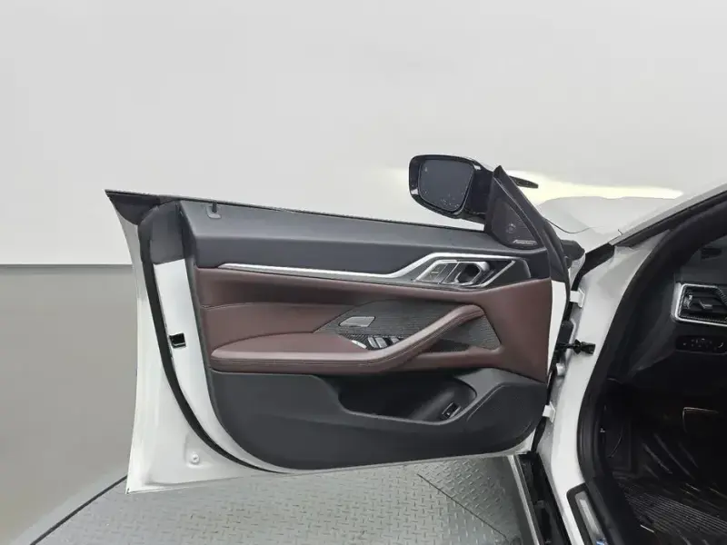 2023 BMW i4 с пробегом 39 378 км