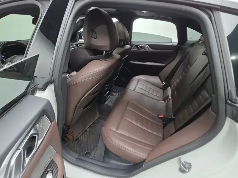 2023 BMW i4 с пробегом 39 378 км