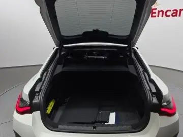 2023 BMW i4 с пробегом 39 378 км