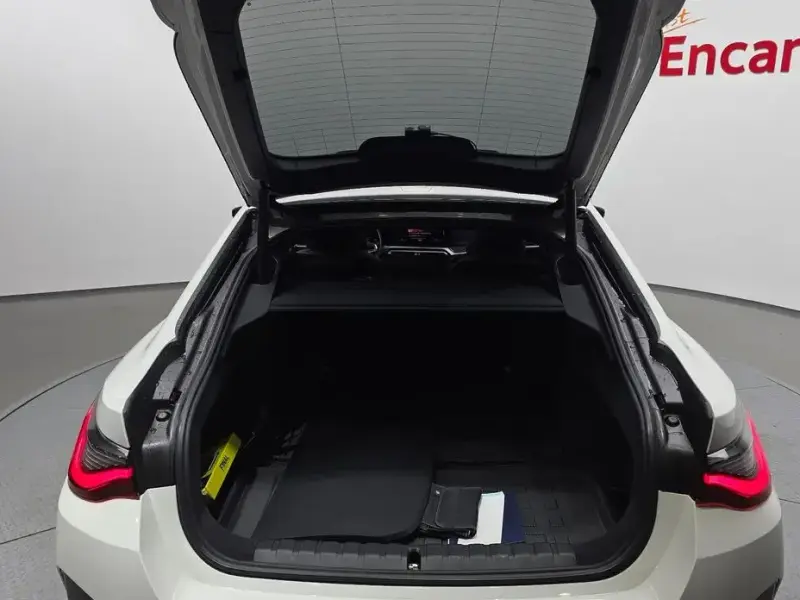 2023 BMW i4 с пробегом 39 378 км