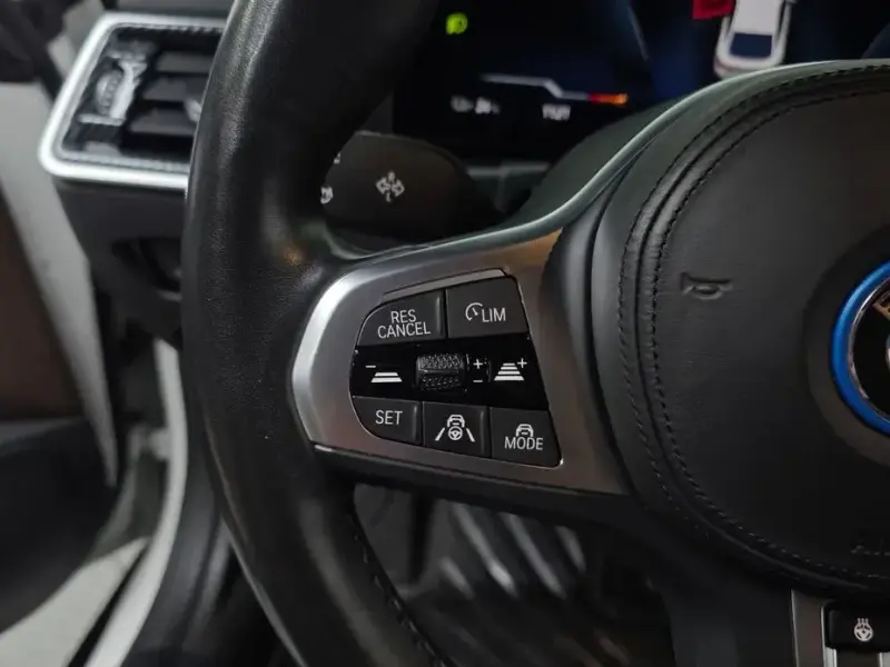 2023 BMW i4 с пробегом 39 378 км