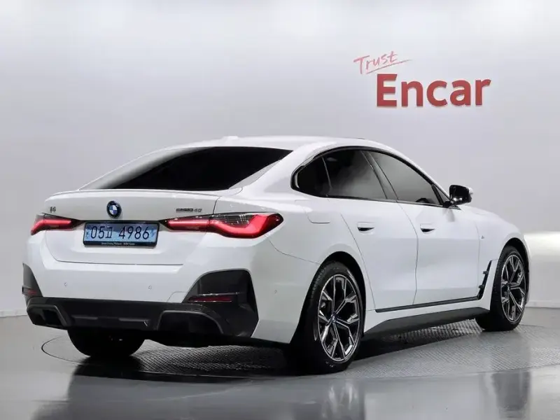 2022 BMW i4 с пробегом 76 809 км